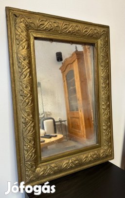 Antik stílusú aranyozott falitükör