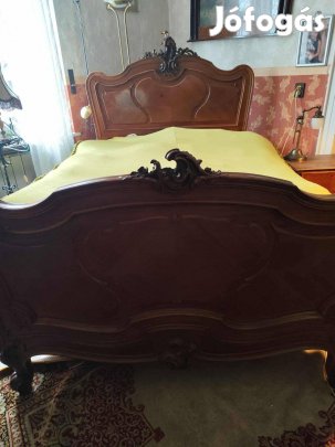 Antik stílusú faragott fa franciaágy eladó