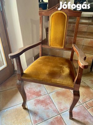Antik stlusú fa karosszék bársony kárpittal