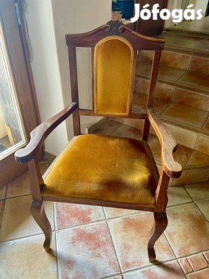 Antik stlusú fa karosszék bársony kárpittal