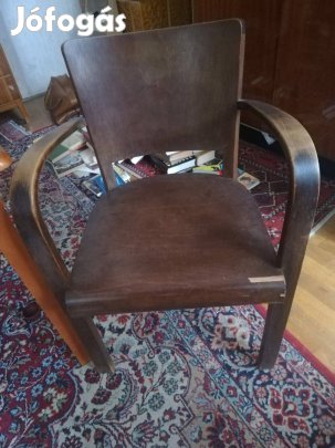 Antik szék , pici levan pattanva az ülő felületéről