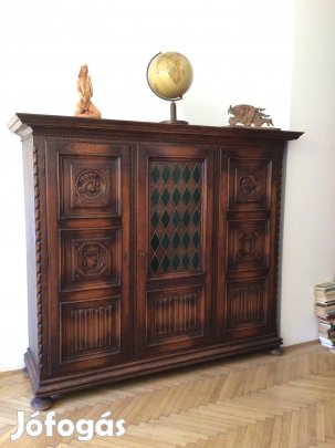Antik szekrény
