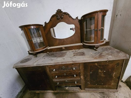 Antik szekrény, restaurálandó