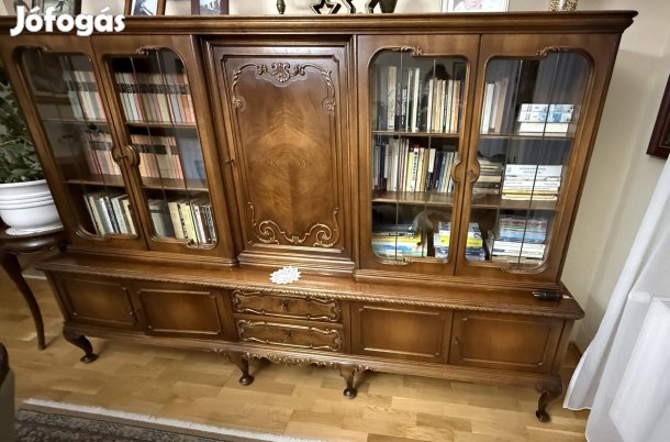 Antik szekrény eladó