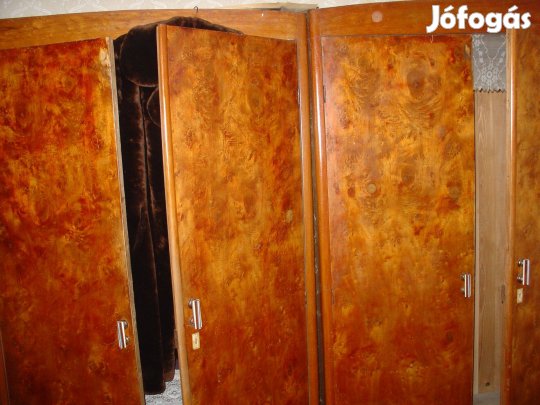 Antik szekrény nagy szekrény