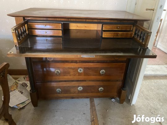 Antik szekretel íróasztal