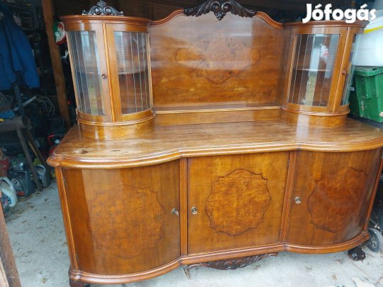 Antik tálalószekrény