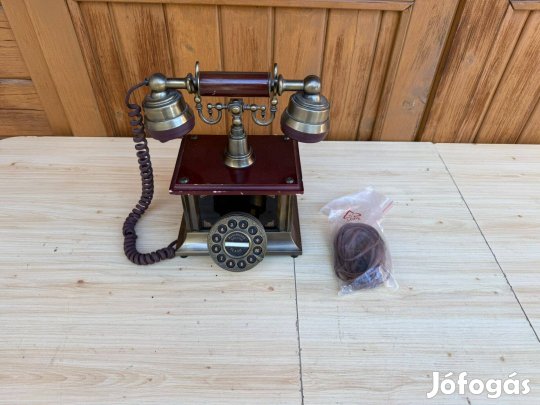 Antik tárcsás telefon