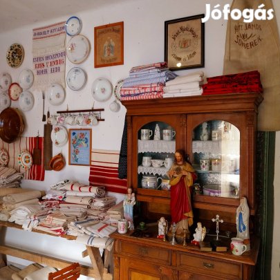 Antik tárgyak ,,szőttesek ,,Népi eszközök 