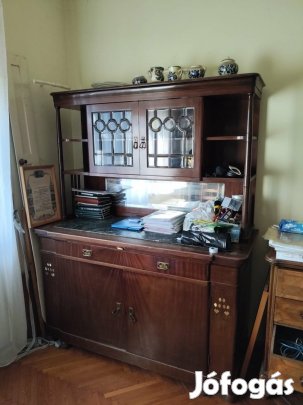 Antik tároló szekrény vitrines