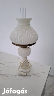 Antik tej üvefes éjjeli lámpa