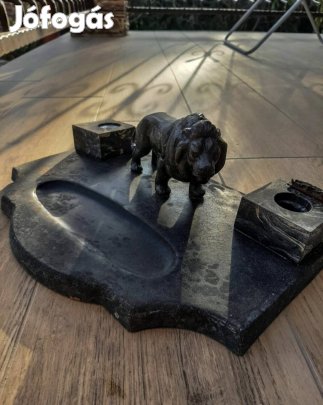 Antik tintatartó, fekete márvány, oroszlán díszíti