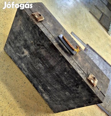 Antik tömörfa mesterláda szerszámosláda szerszámokkal