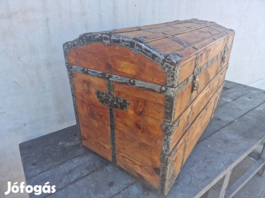 Antik utazó láda régi hajóláda népi utazóláda 