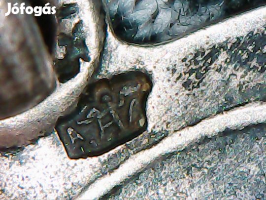 Antik vallási medál, fémjellel