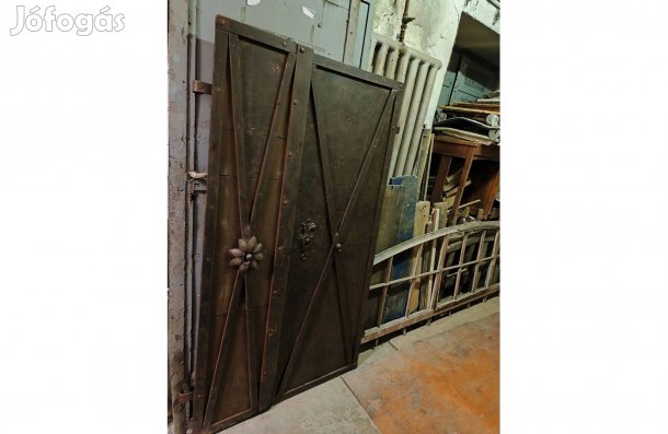 Antik vas ajtó, késő barokk kovácsolt ajtó 19. század elejéről, pincea