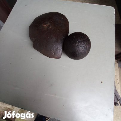 Antik vasgolyó / ágyúgolyó? /földből kitermelt 