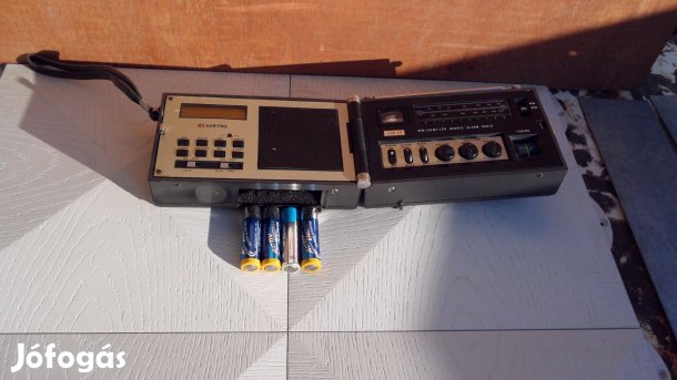 Antik világvevős "hordozós" (zsebbe) LCD mini quartz rádió, a múltból