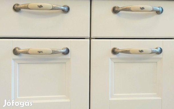 Antikolt ("vintage") bútorfogantyúk