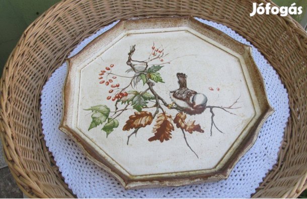 Antikolt, festett fa tálca