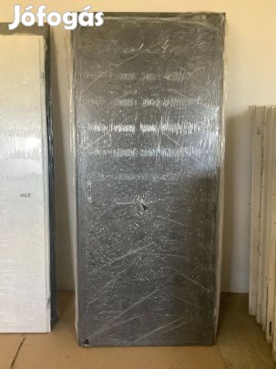 Antracit és fehér színű ZK acélajtó