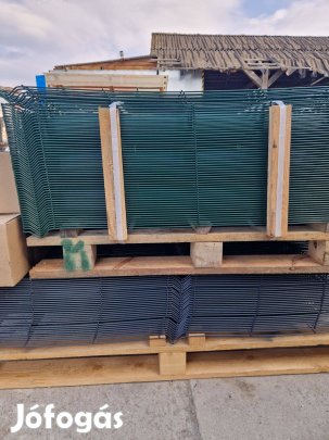 Antracit színben 3D táblás kerítés