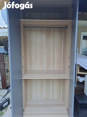 Antracit színű gardrób szekrény