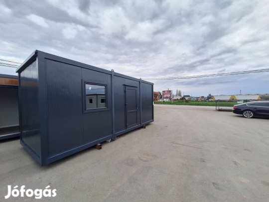 Antracit színű lakókonténer fürdőszobával