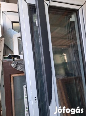 Antracit színű teraszajtók