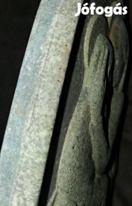 Anya gyermekével kő dísz falra, sírra