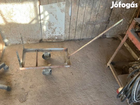 Anyagmozgató kocsi hegesztő kocsi eladó Győrben 6500 Ft