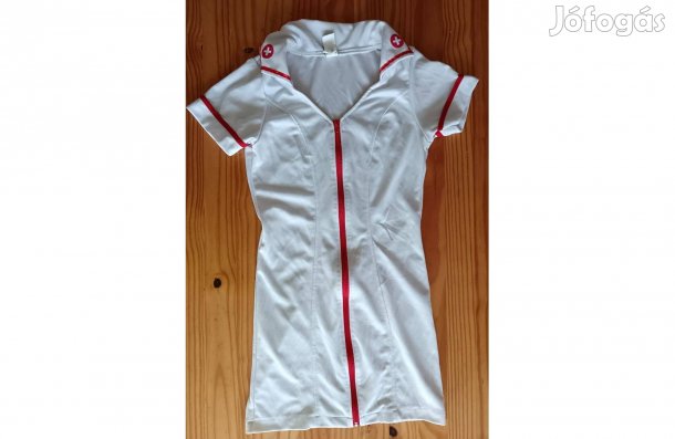 Ápoló jelmez , kiegészítőkkel eladó (13)