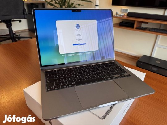 Apple Macbook Air 13 M3 8GB / 256GB asztroszürke - Újszerű