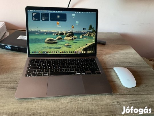 Apple Macbook Air M1 (2020) hibátlan állapot - Ajándék laptopállvány