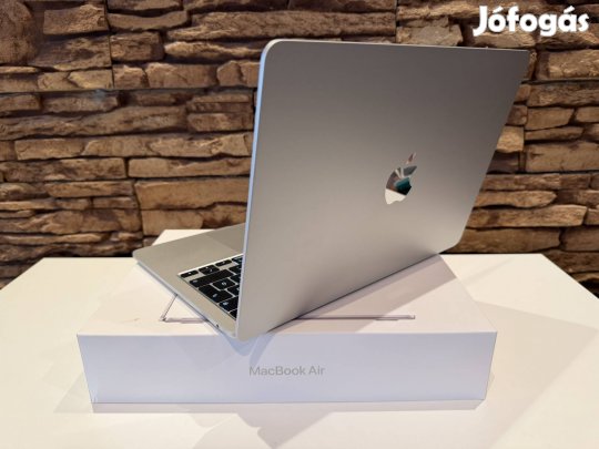 Apple Macbook air M4 13" 16 Gb/256 Gb / Magyar /"új"