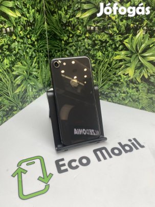 Apple iphone 8 128GB fekete (12 hónap jótállás)