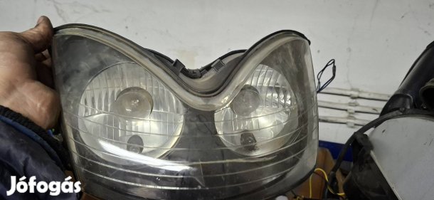 Aprilia Leonardó lámpa