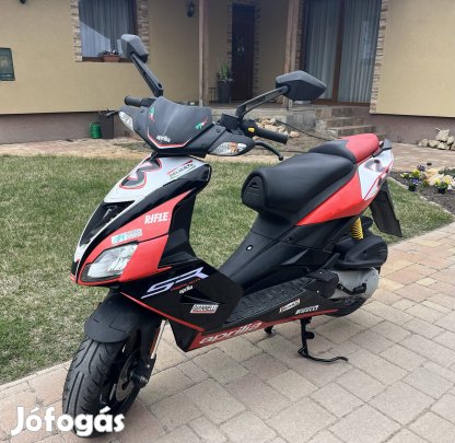 Aprilia SR 50 Factory Robogó