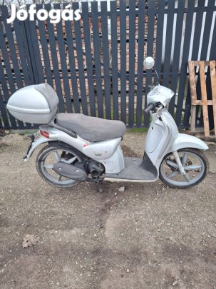 Aprilia Scarabeo 100 4ütemű papíros