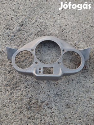 Aprilia Scarabeo 125 km óra , műszerfal körüli idom