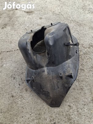 Aprilia Sr Factory első kerék mögötti idom