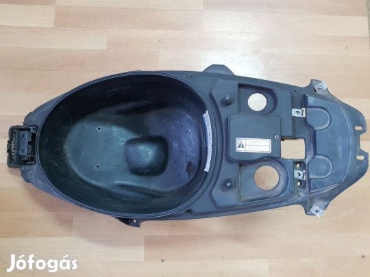 Aprilia Sr kör lámpás Sisaktartó