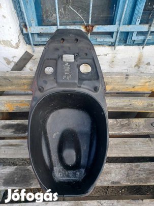 Aprilia Sr old Sisaktartó