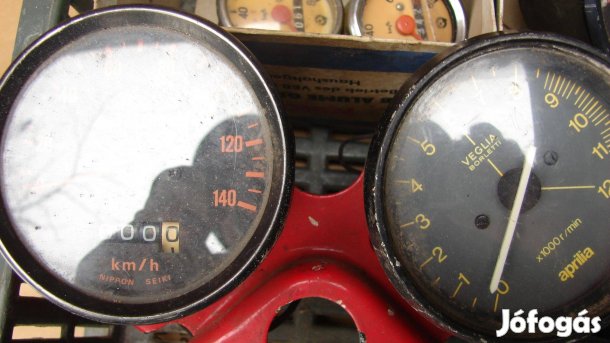 Aprilia műszeregység eladó