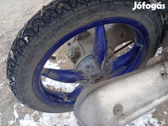 Aprilia scarabeo 50 ccm 2t alkatrész kerék eladó !