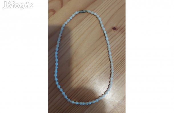 Apró fehér gyöngynyaklánc