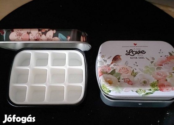 Apró festéktartó doboz + 1 ecset