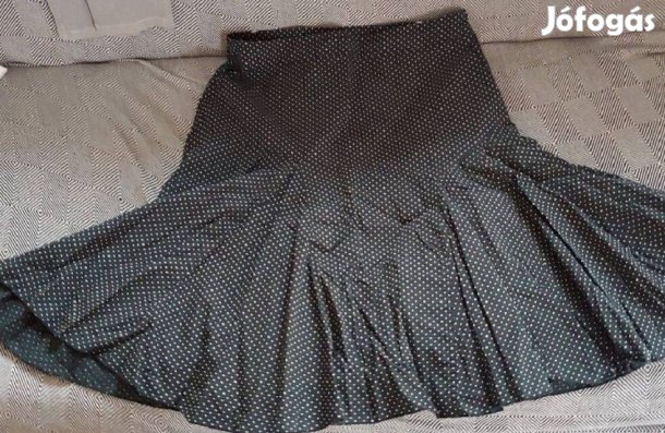 Apró pöttyös/tűpöttyös szoknya 40