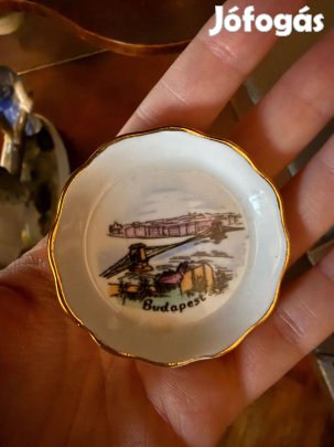 Aquincumi Parlamentet ábrázoló tálka