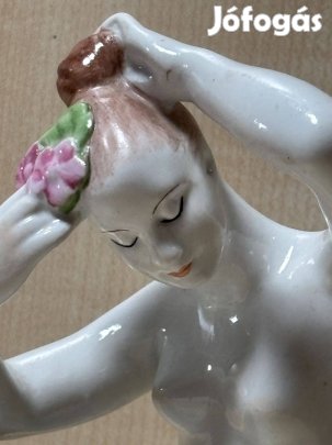 Aquincumi porcelán figura, dísztárgy, női figurális szobor